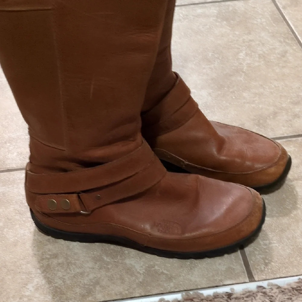 The North Face Tan Boots‎